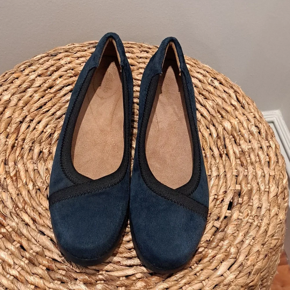 NWT Clarks Womens Artisan Blue Suede Ballet 1.25
